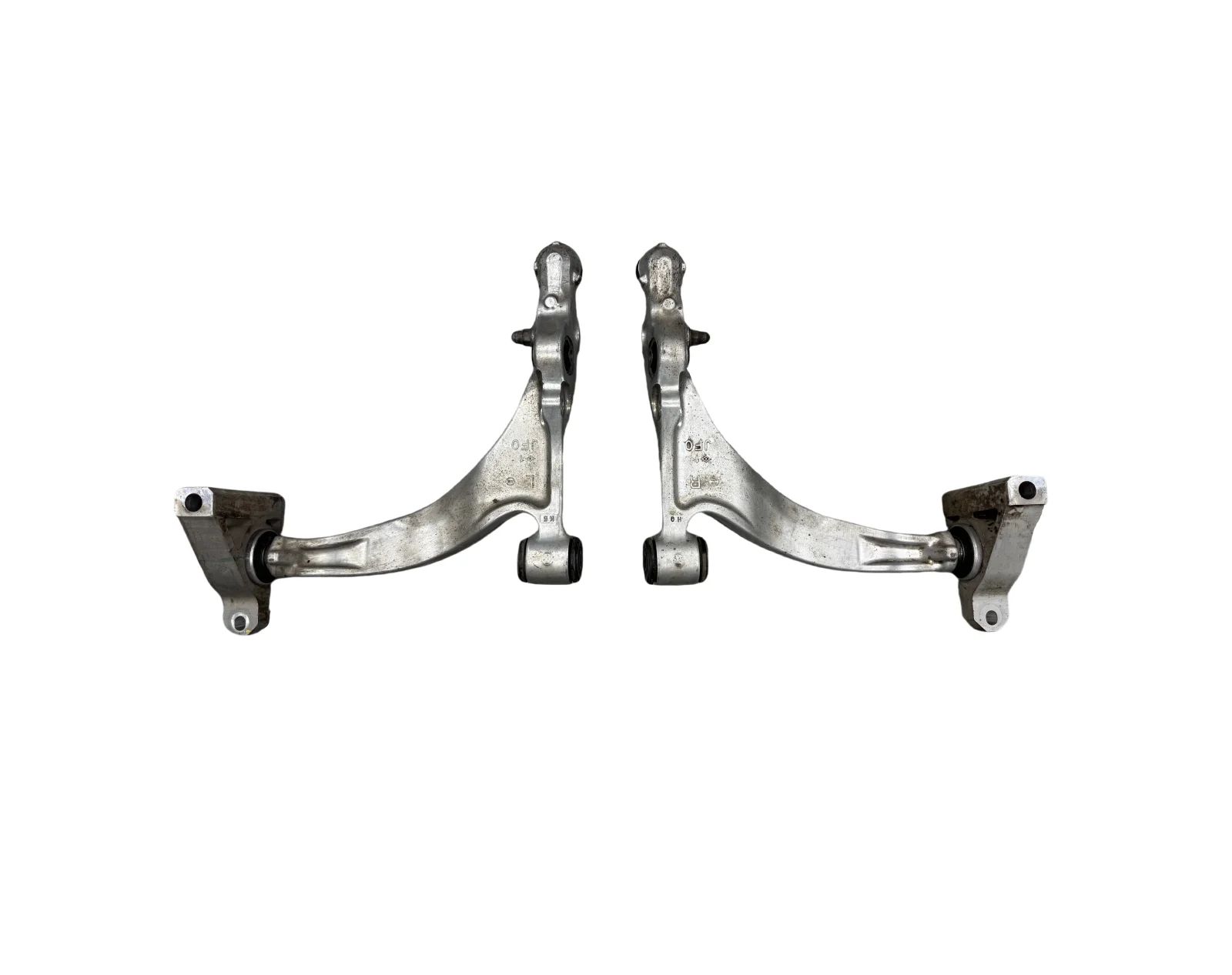 

Classic High Quality GTR R35 BlackEdition Nismo Front Left and Right Hem Arm Triangle Arm Assembly Ball Head Bushing for Nissan