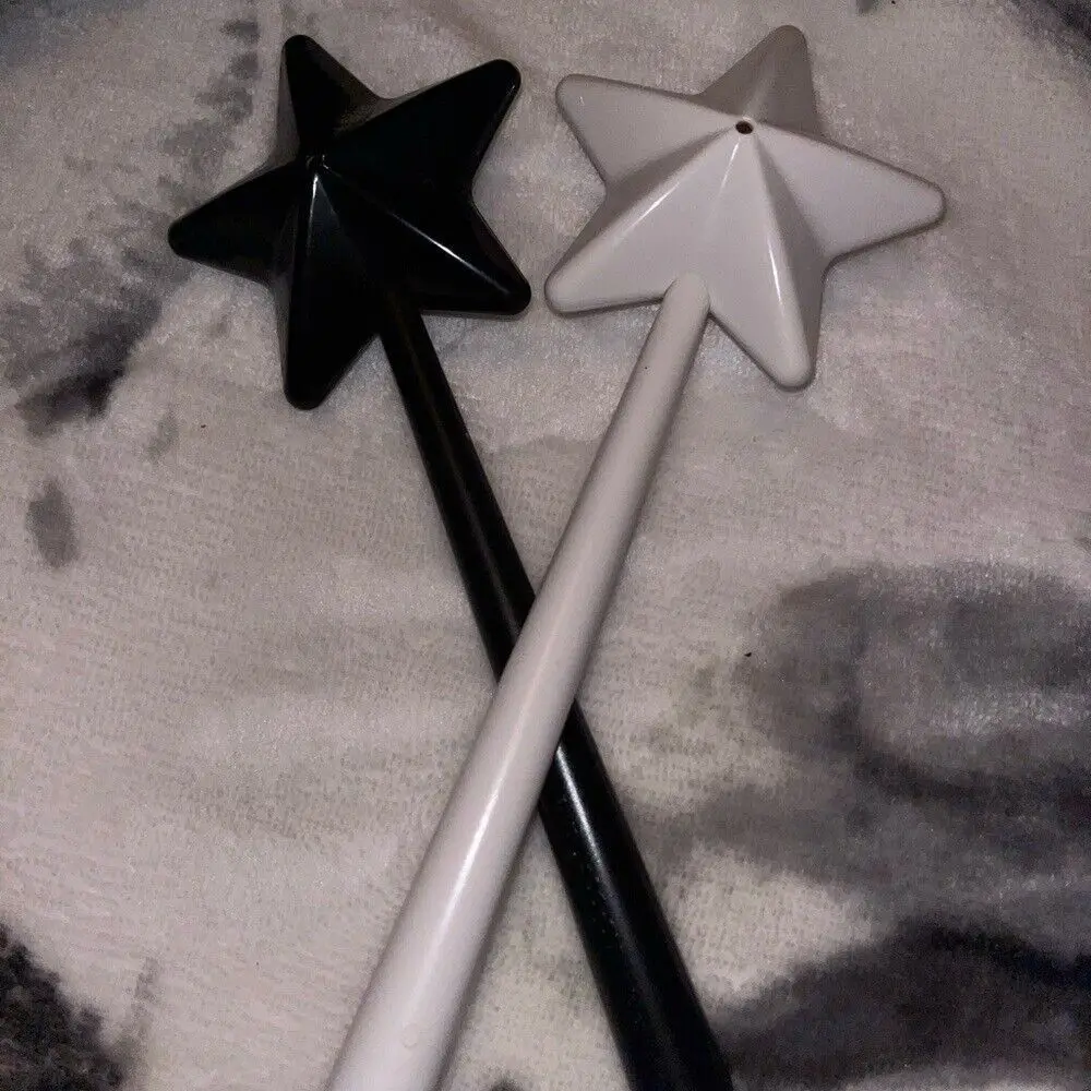 High Quality Plastics Salt Shakers Star Long Hand Salt Pepper Magic Wands Condiment Jar Utensils Kitchen & Dining