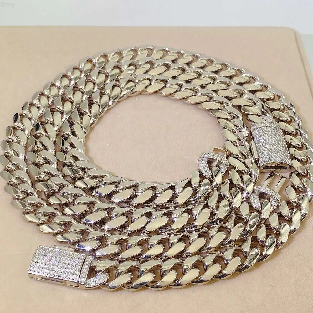 

2023 New Trend Hip Hop Iced Out Moissanite Clasp 12mm Cuban Link Chain Men Silver Hand Chain