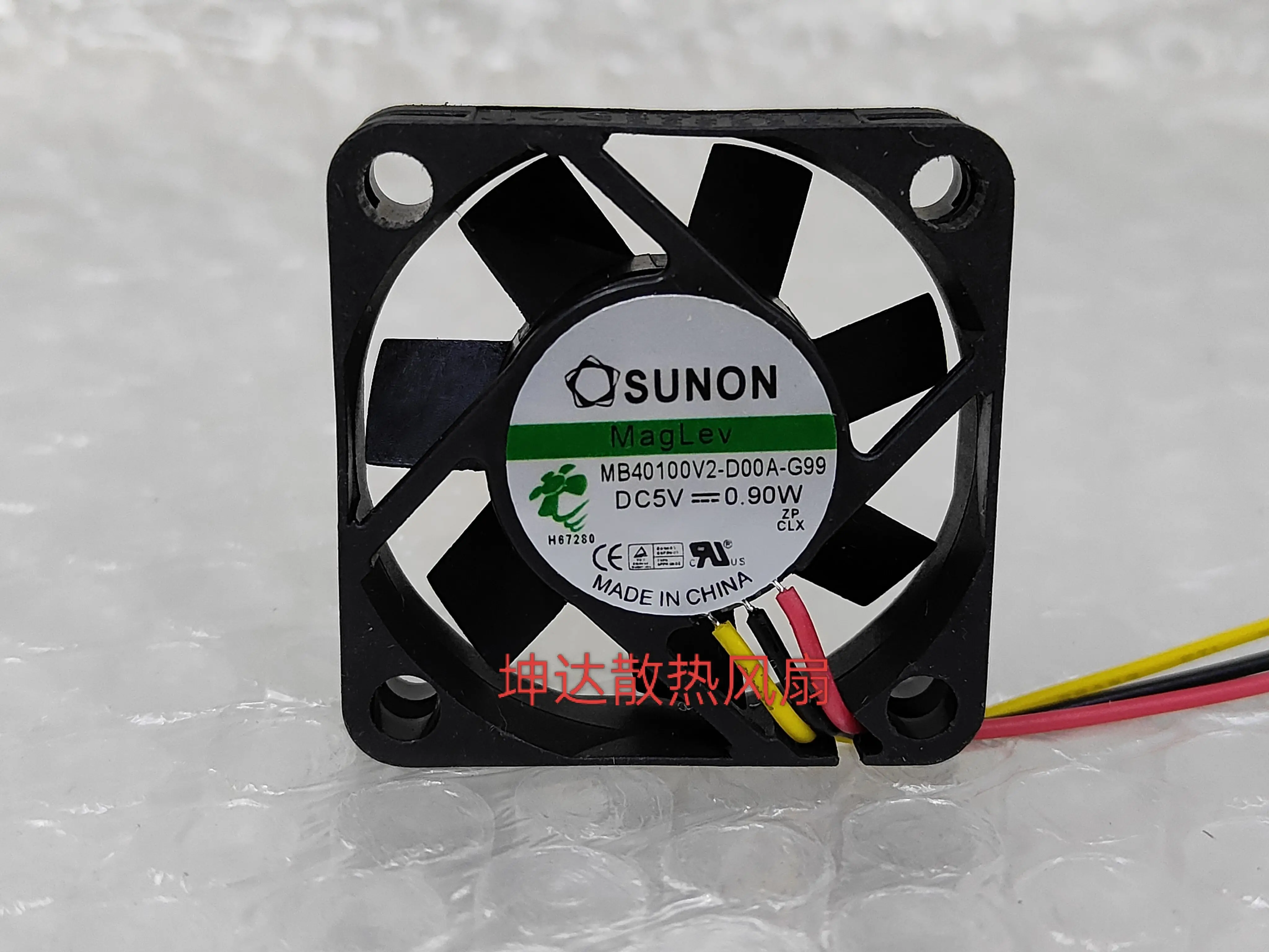 

SUNON MB40100V2-D00A-G99 DC 5 В 0,90 Вт 40x40x10 мм 3-проводной охлаждающий вентилятор