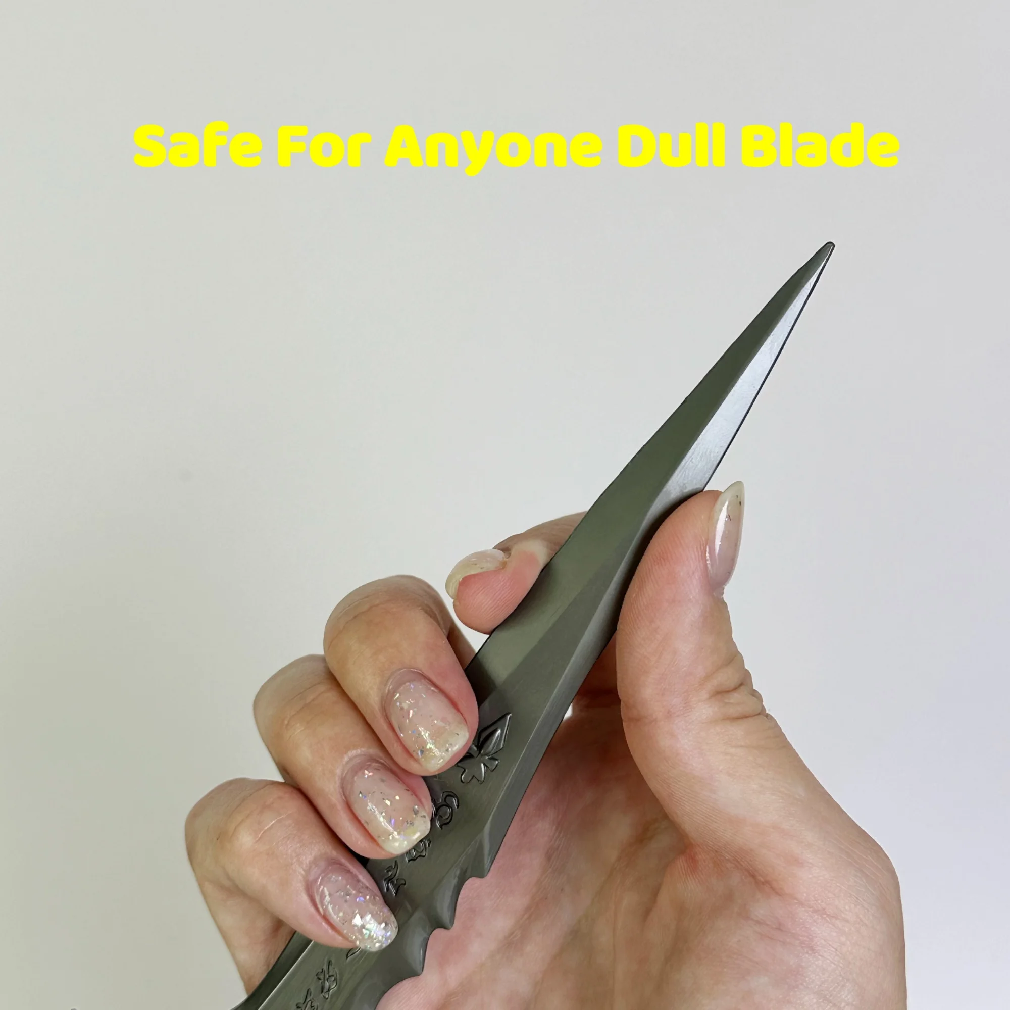 9.8インチ ワールド・オブ・ウォークラフト フロストムーン メタル刀剣 忍者ナイフ オリジナル セイバー刀剣 コスプレアクセサリー 小道具 おもちゃ