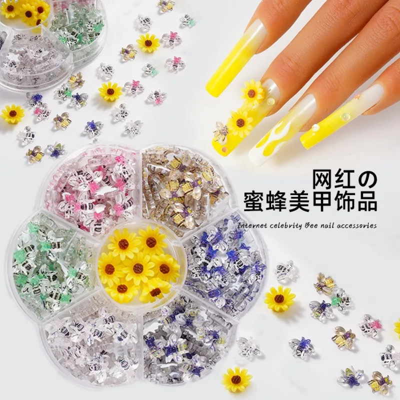 Vendita calda 7-grid Plum Blossom Nail Art accessori InternetCelebrity Bee Sun Flower Cartoon Insect Color Nail Jewelry accessori