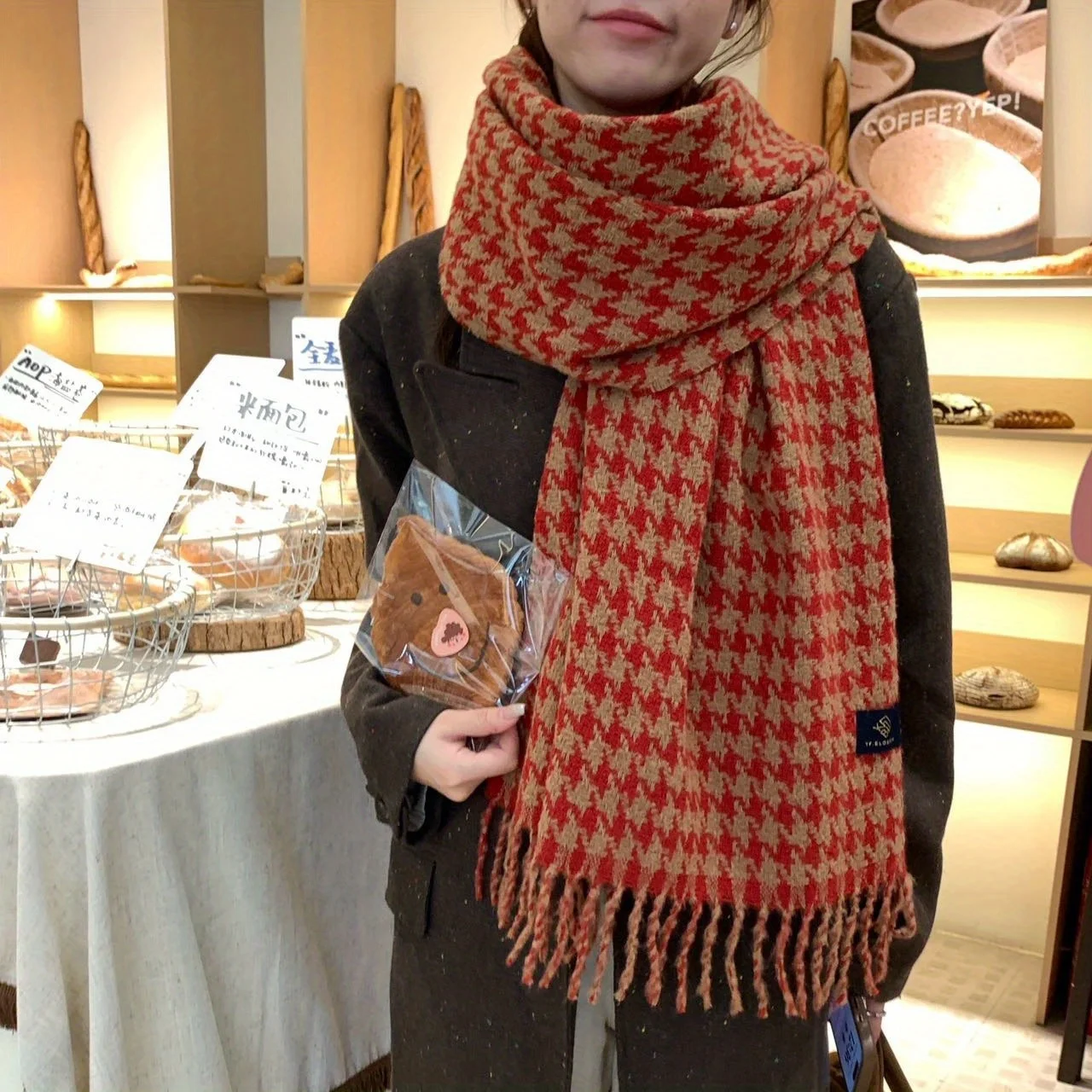 FANGSIGE Exquisite Hundred Tower Wool Warm Autumn And Winter Scarf Neck Warmer for Men And Women Fun Bird Lattice Christmas Element Large Color Red