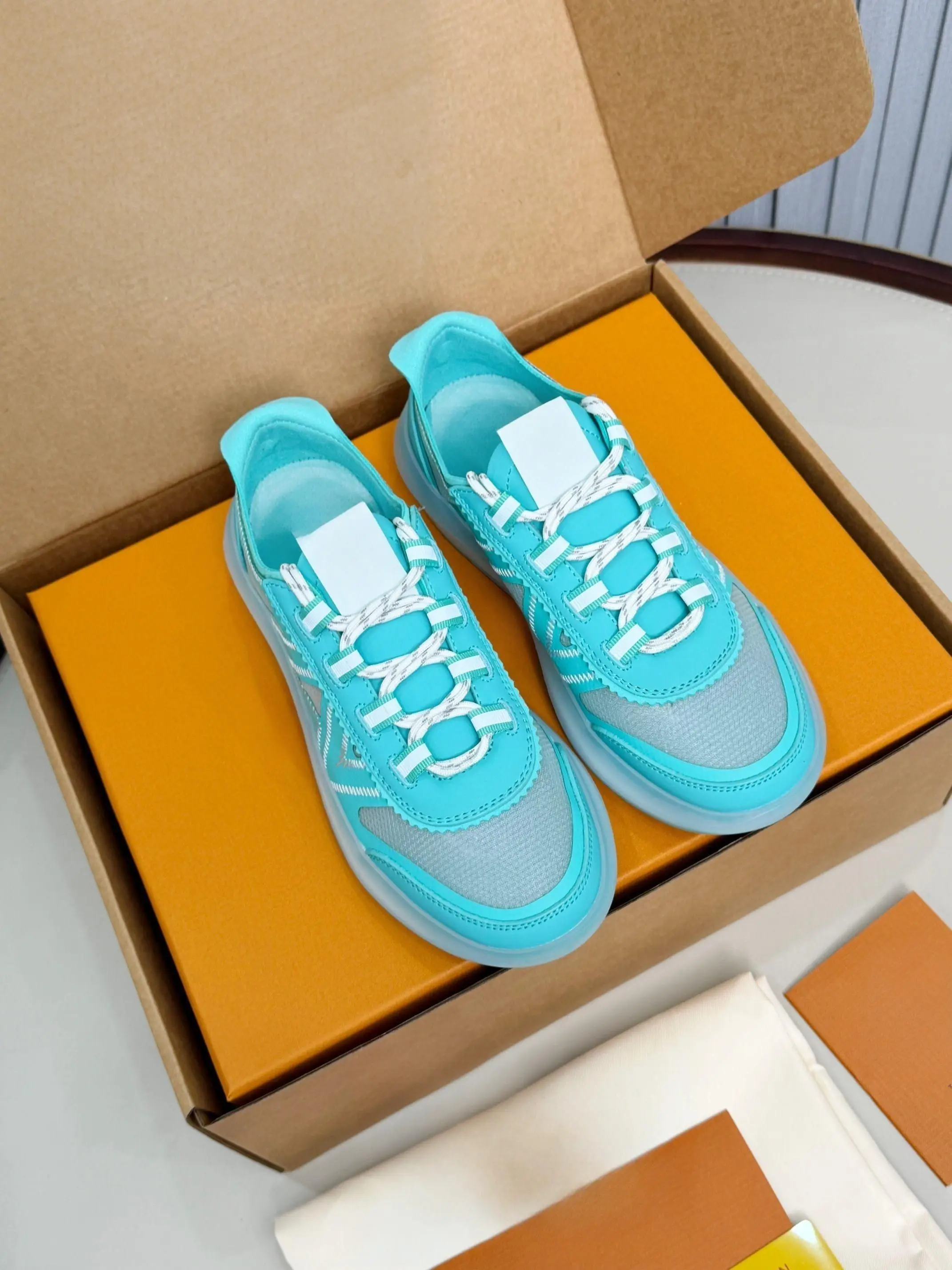 Unisex Color Block Mesh Low Top Casual Shoes, Jelly Transparent Thick Sole Comfort Trendy Commute Jogging Sneakers