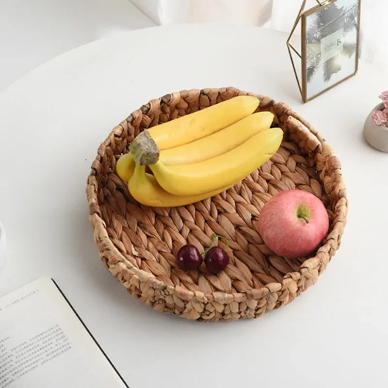 

Woven Basket with Handle Grass Weaving Fruit Tray Vegetable Storage Basket Round Serving Tray for Home Decorative Tray