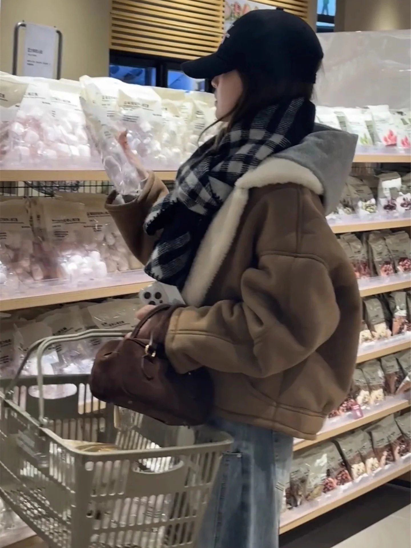 

Lamb Wool Jacket Women Woman Clothes Camping Fancy Cold Proof Outdoor Canvas Cargo Pocket Button Detail Sport Style College Vibe