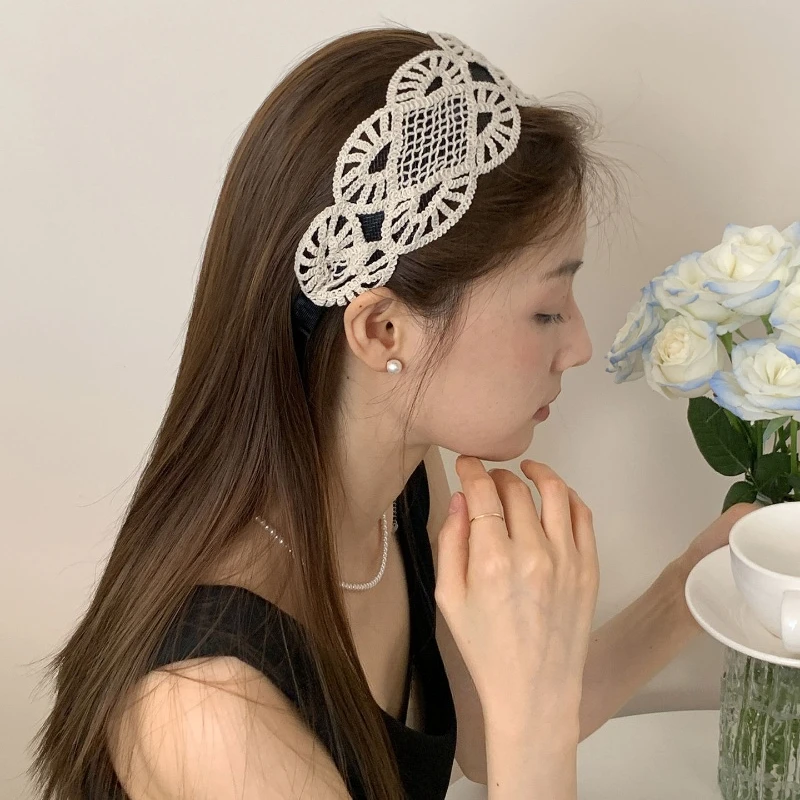 Hochwertiges Retro-Haarband in Weiß, Elegantes Kopfschmuck für Frauen und Mädchen, Vintage-Haarreif als Haaraccessoire – Detail 5