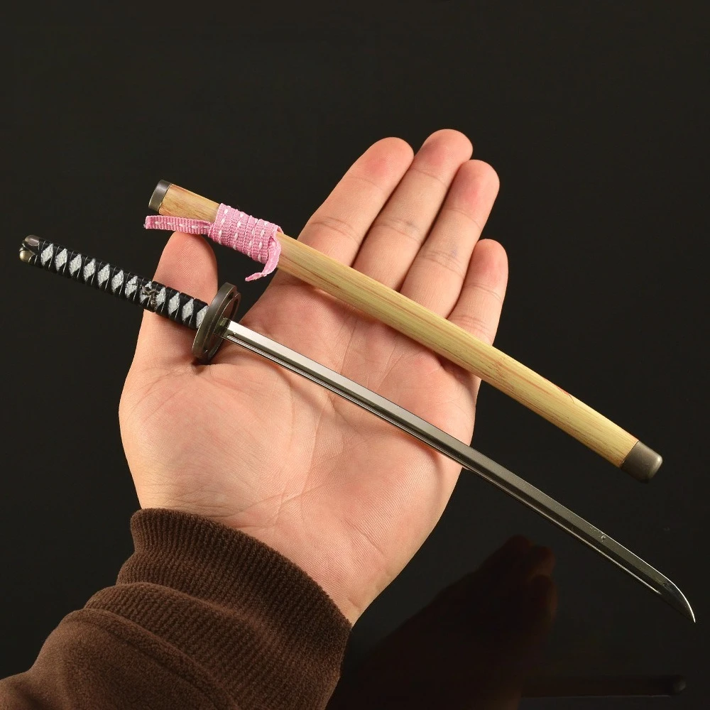 Periféricos de juego Ghost of Tsushima de 26cm/10,24 pulgadas, modelo de cuchillo, colección de adornos de exhibición de escritorio, regalo de cumpleaños para niños