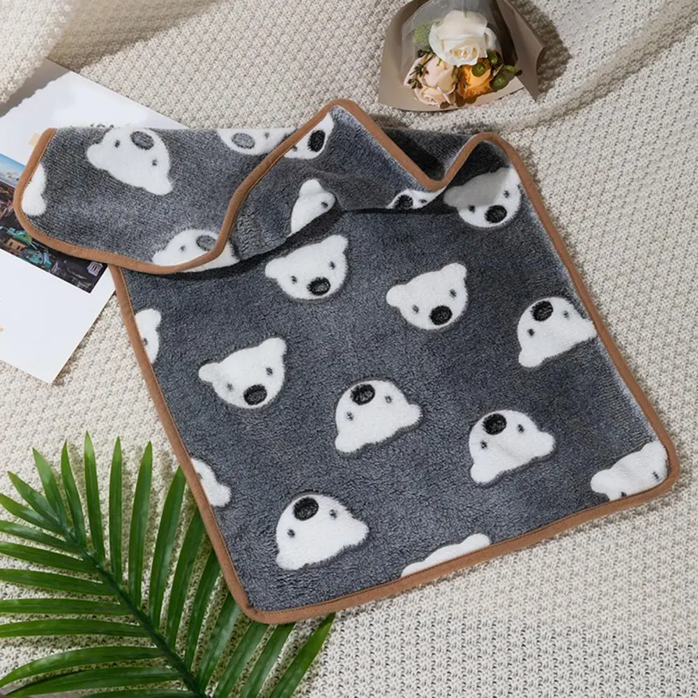 Soft Fluffy Pet Blanket Winter Warm Dog Blanket Cute Pet Bed Sheet Warm and Comfortable Cat and Dog Cushion Blanket Pet Supplies