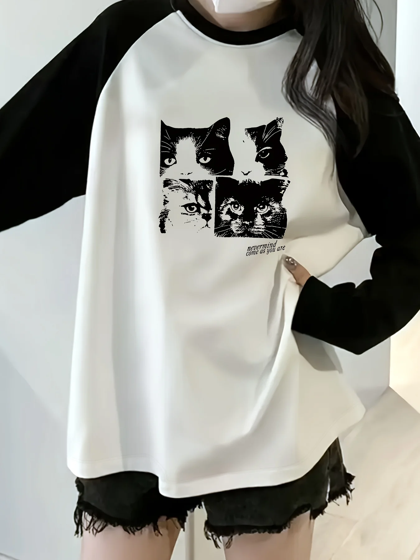 Women's Loose Fit Round-Neck T-Shirt with Color Blocking and Notched Shoulder Sleeve Fall/Winter Printed Long Sleeve Staple Top