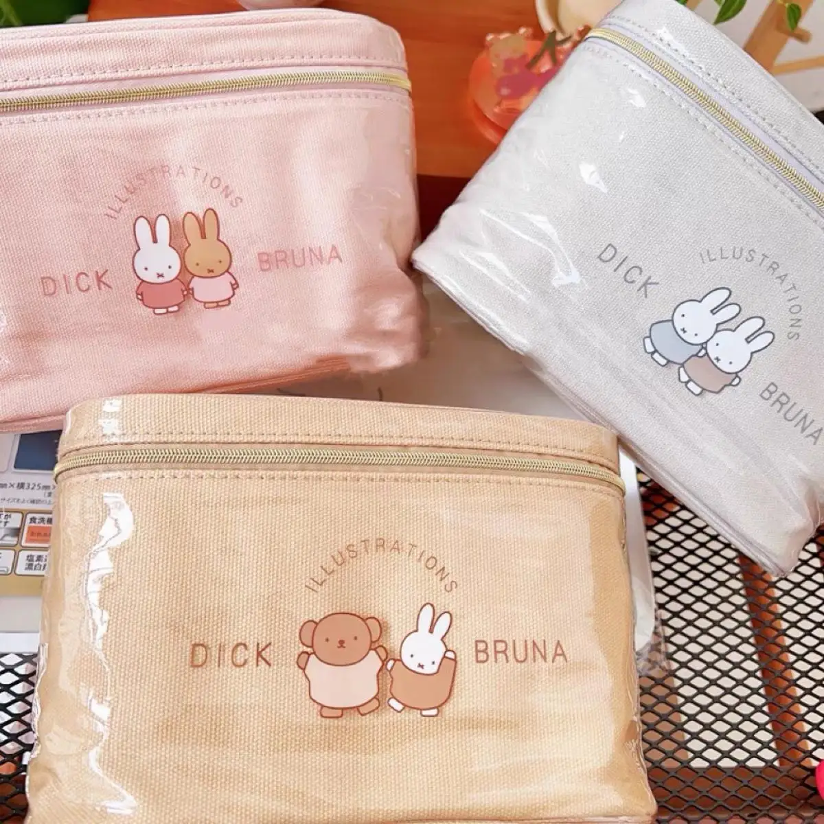New Miffy Makeup Bag for Girls Creative Waterproof Handheld Makeup Bag for Couples Large Capacity Cartoon Portable Storage Bag