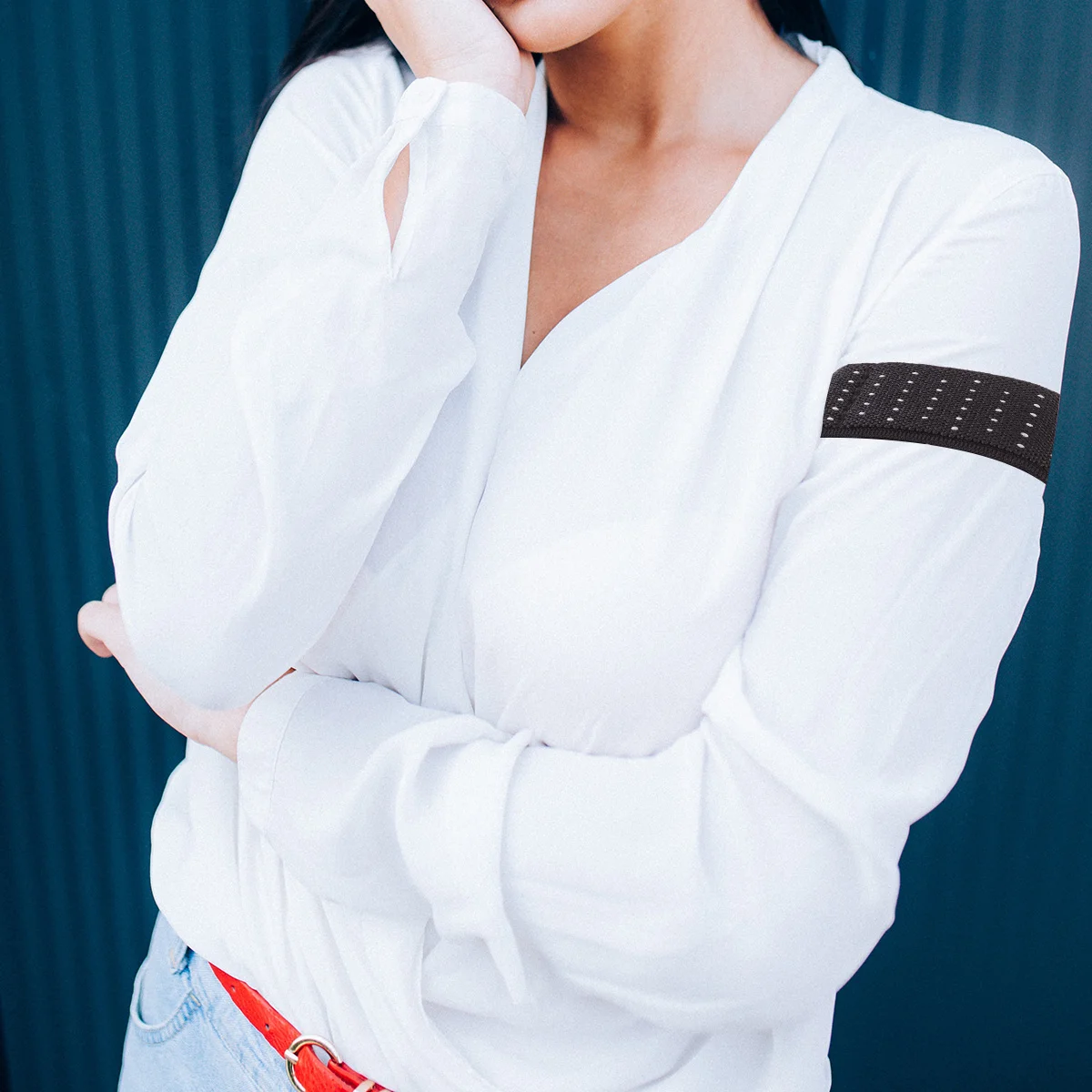 

1Pair Anti Slip Shirt Armband Durable Chinlon Non Adjustable Tuck in Shirt Lock Belt for Men Women Office Use Black White