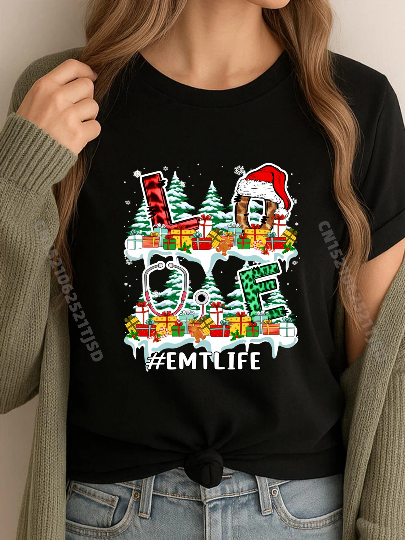 

Love Emt Life Merry Christmas Леопард Санта-медсестра для кормления Серая рубашка Футболка с графическим рисунком Женская одежда Алфавит