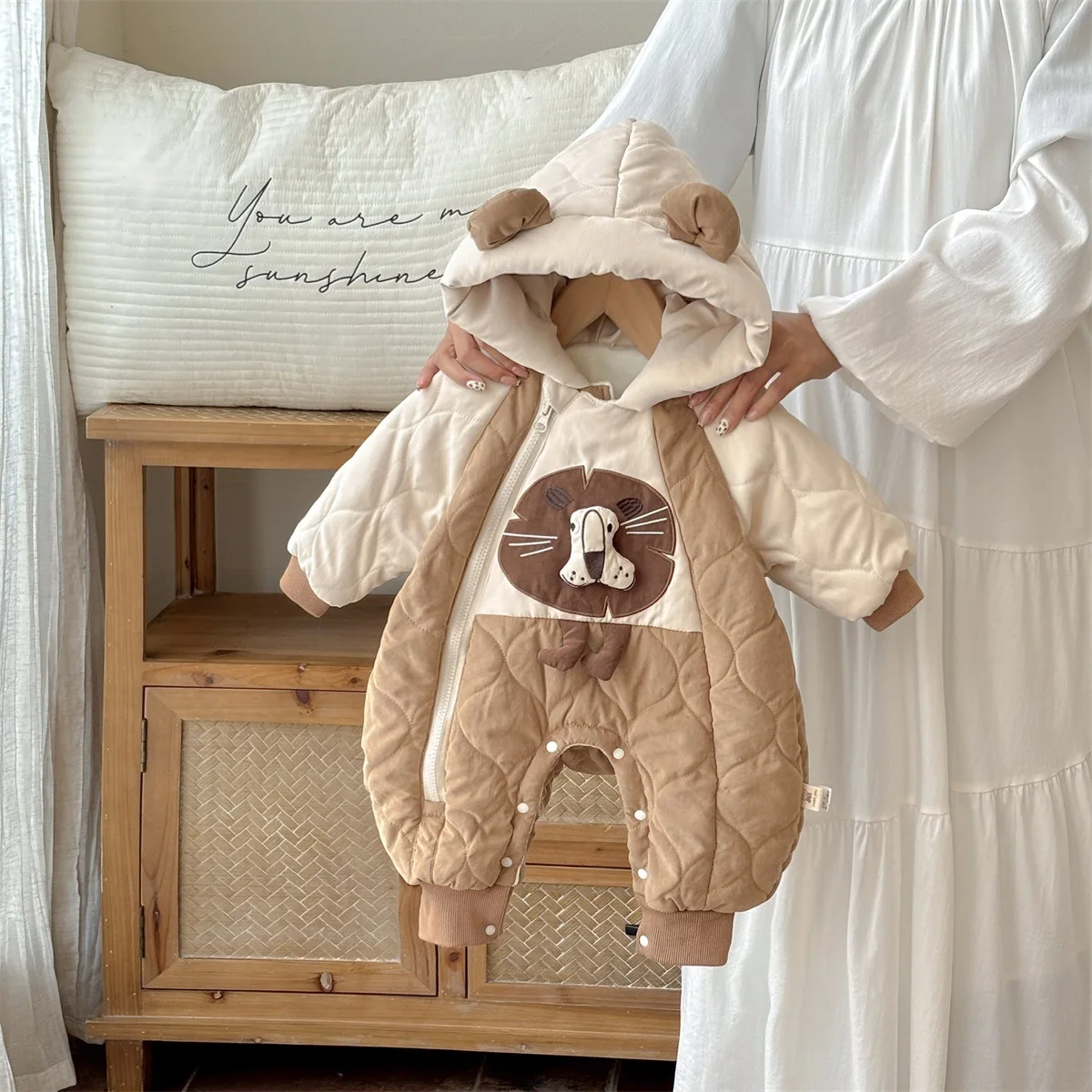 

Зимний наряд для маленьких мальчиков, корейский мультяшный костюм для новорожденных, хлопковое пальто, теплая повседневная одежда на молнии с высокой талией