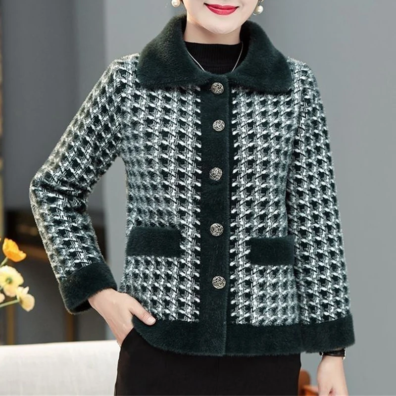 Vestiti delle donne anziane di mezza età Vintage Plaid imitazione collo di pelliccia di visone cappotto inverno madre elegante moda giacca con