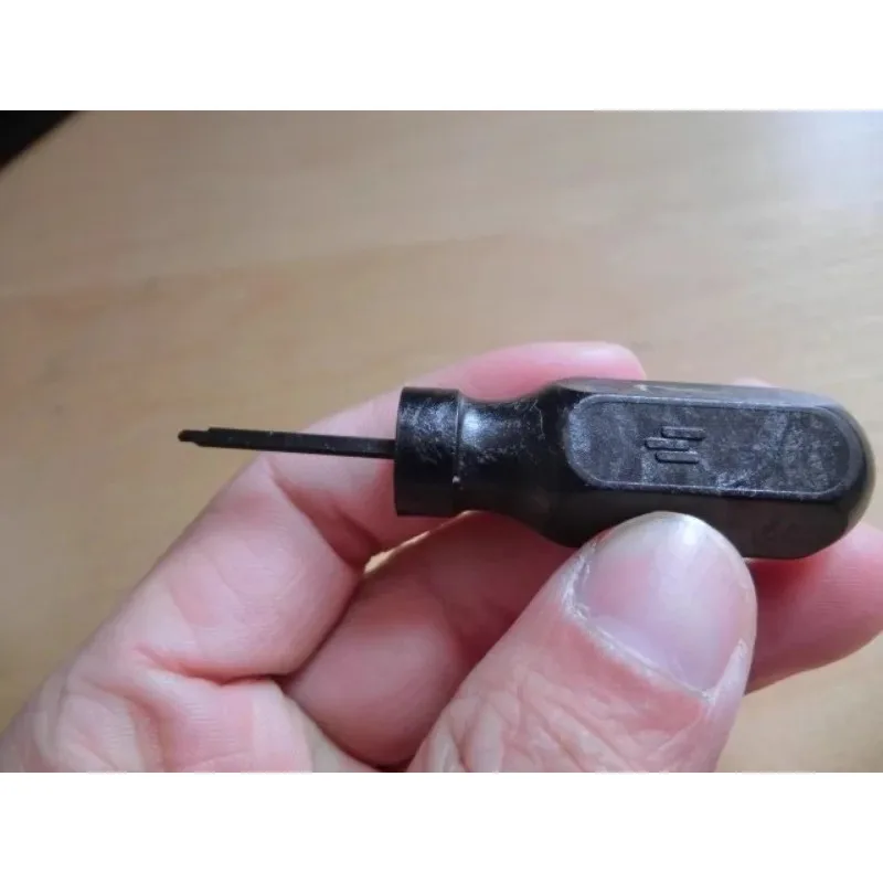 TE/AMP 1891526-1 Needle Withdrawal Tool D-1000 Needle Retrieval Tool