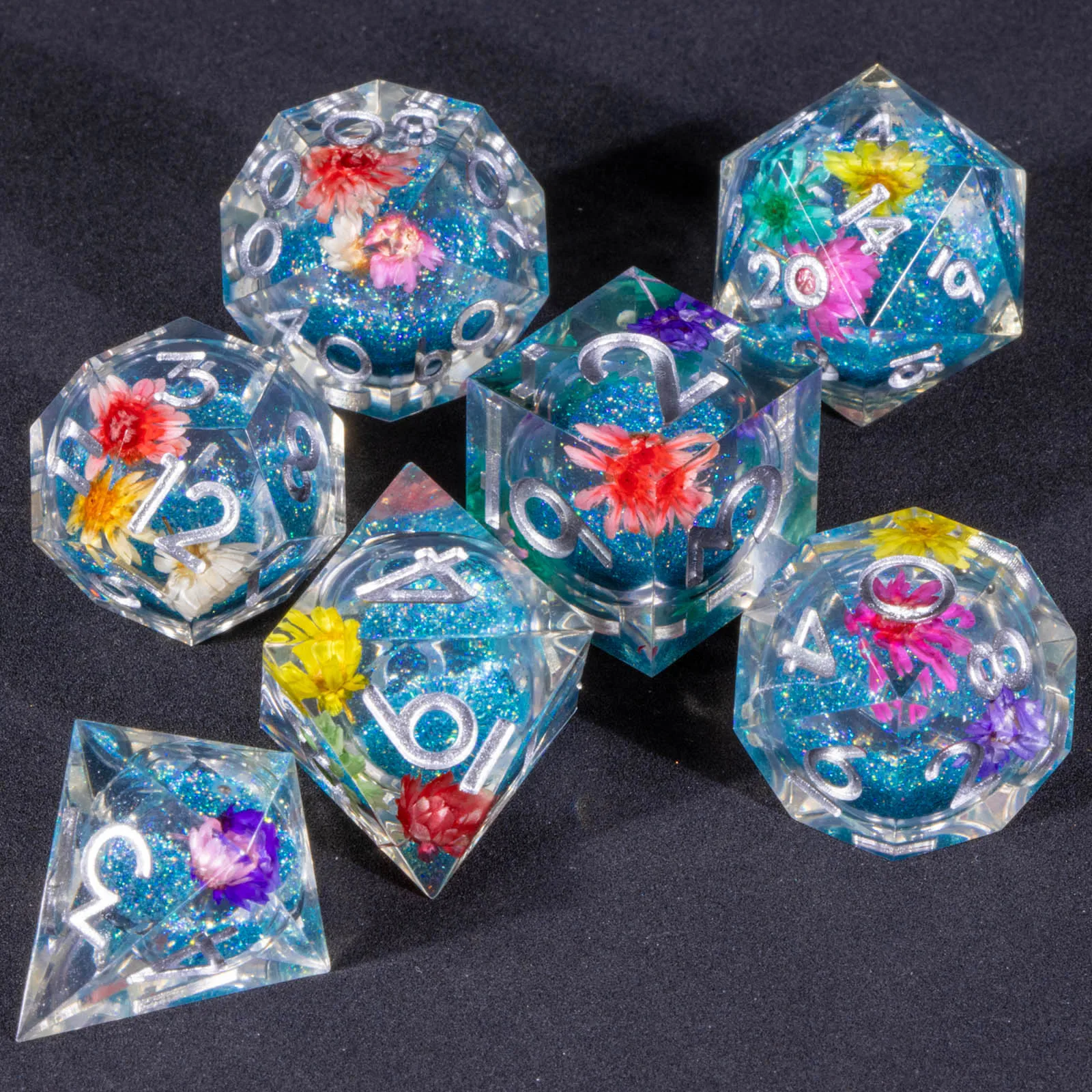 

Plum blossom Sharp Edge Dice Set Liquid Core Flower Dice For Dungeons And Dragons DND Polyhedral Dice Unique Gift for Christmas