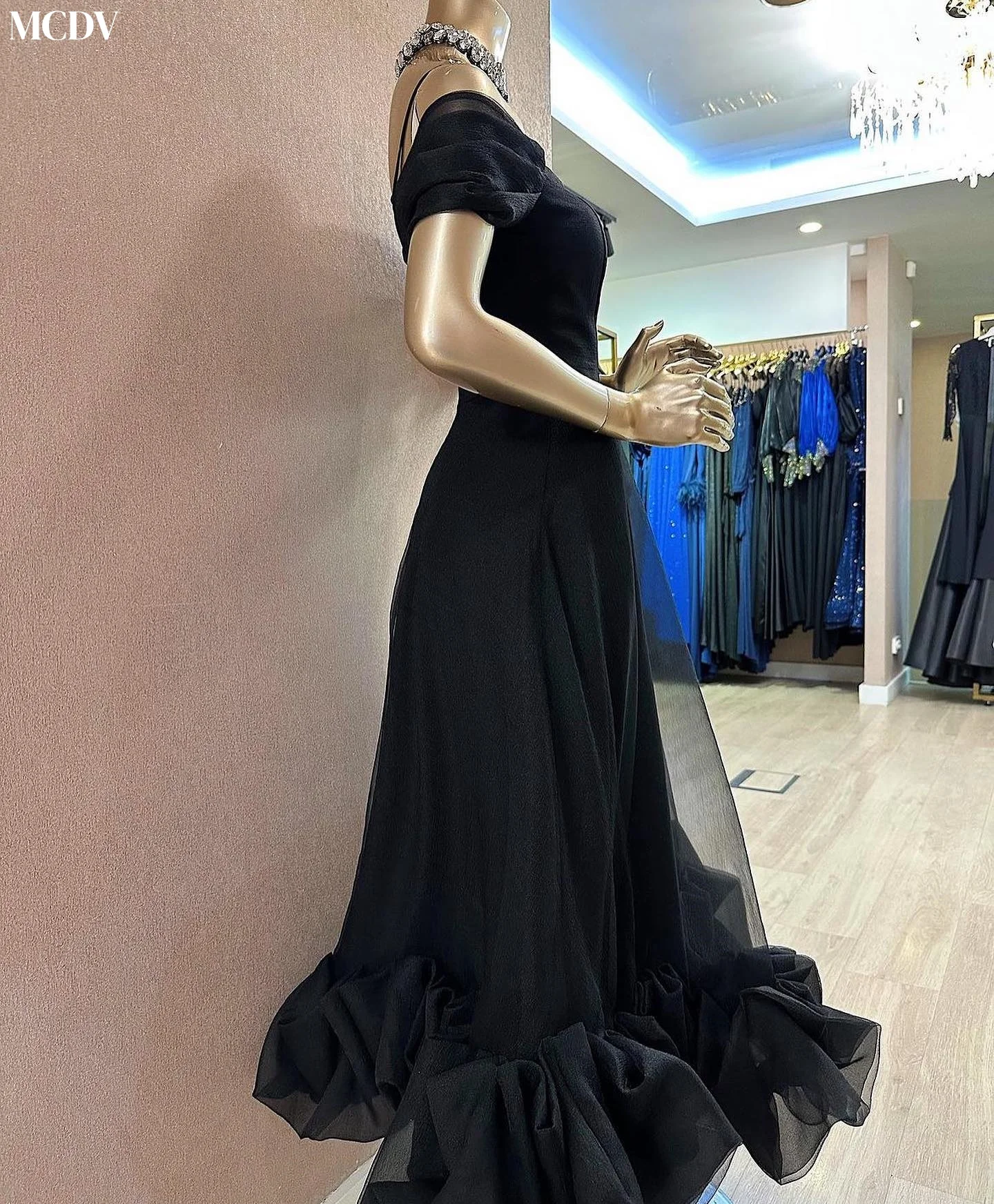 تخصيص الكلاسيكية تول ألف خط قبالة الكتف الكشكشة مساء اللباس عالية الجودة قارب الرقبة قصيرة الأكمام فساتين المشاهير #3