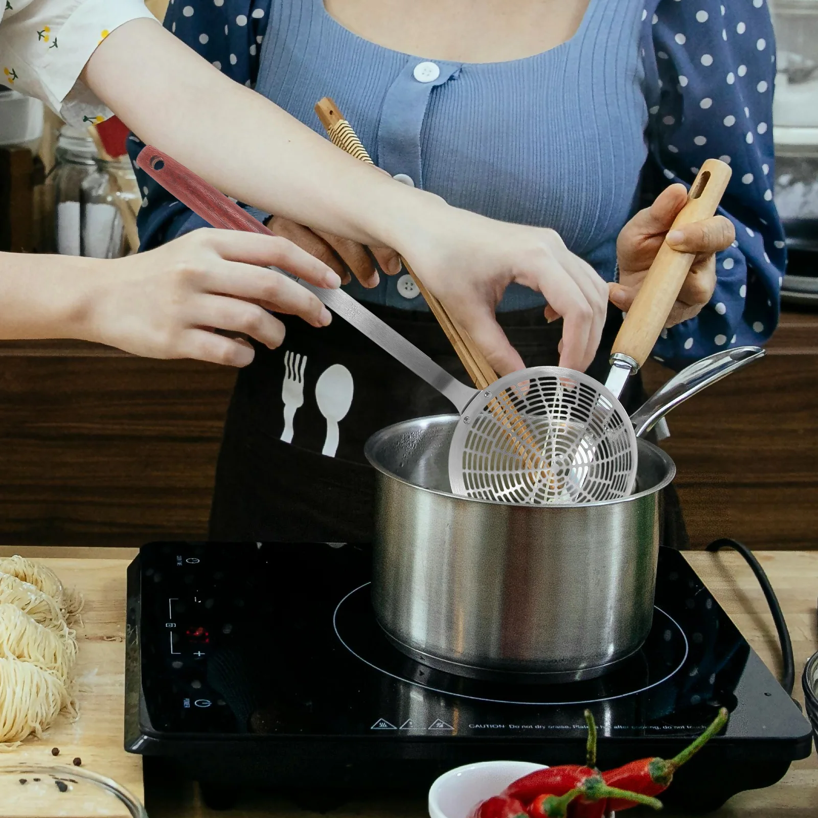

Stainless Steel Colander Large Slotted Spoon Metal Cooking Utensils Filter Hot Pot Ladle Deep Fryer Scoop Baking