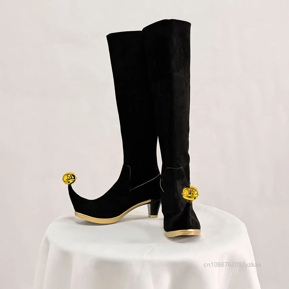 

Карнавальные ретро-сапоги клоуна, средневековые сапоги шута, реквизит для Хэллоуина, косплея, цирка, черные бархатные сапоги с золотым колокольчиком, заостренный носок, высокий каблук, 2026