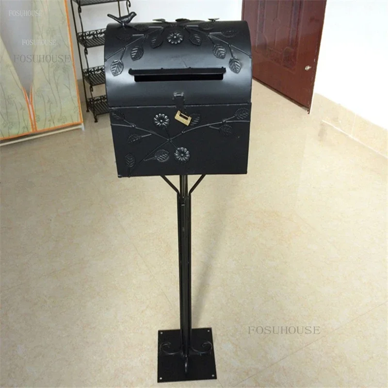 Rain-proof European Villa Mailboxes Letter Box Outdoor Mailbox Garden Wrought Iron Inbox Wedding Props Box Home Inbox Vertical Z