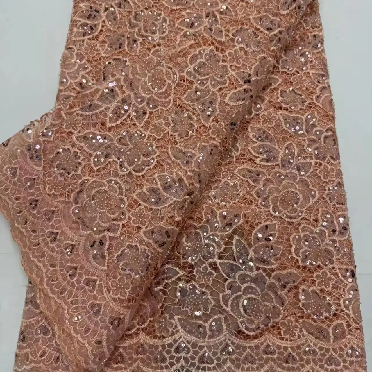 高級アフリカスパンコールビーズレース生地 2025 高品質新郎ナイジェリアウェディングブライダル刺繍フレンチチュール縫製
