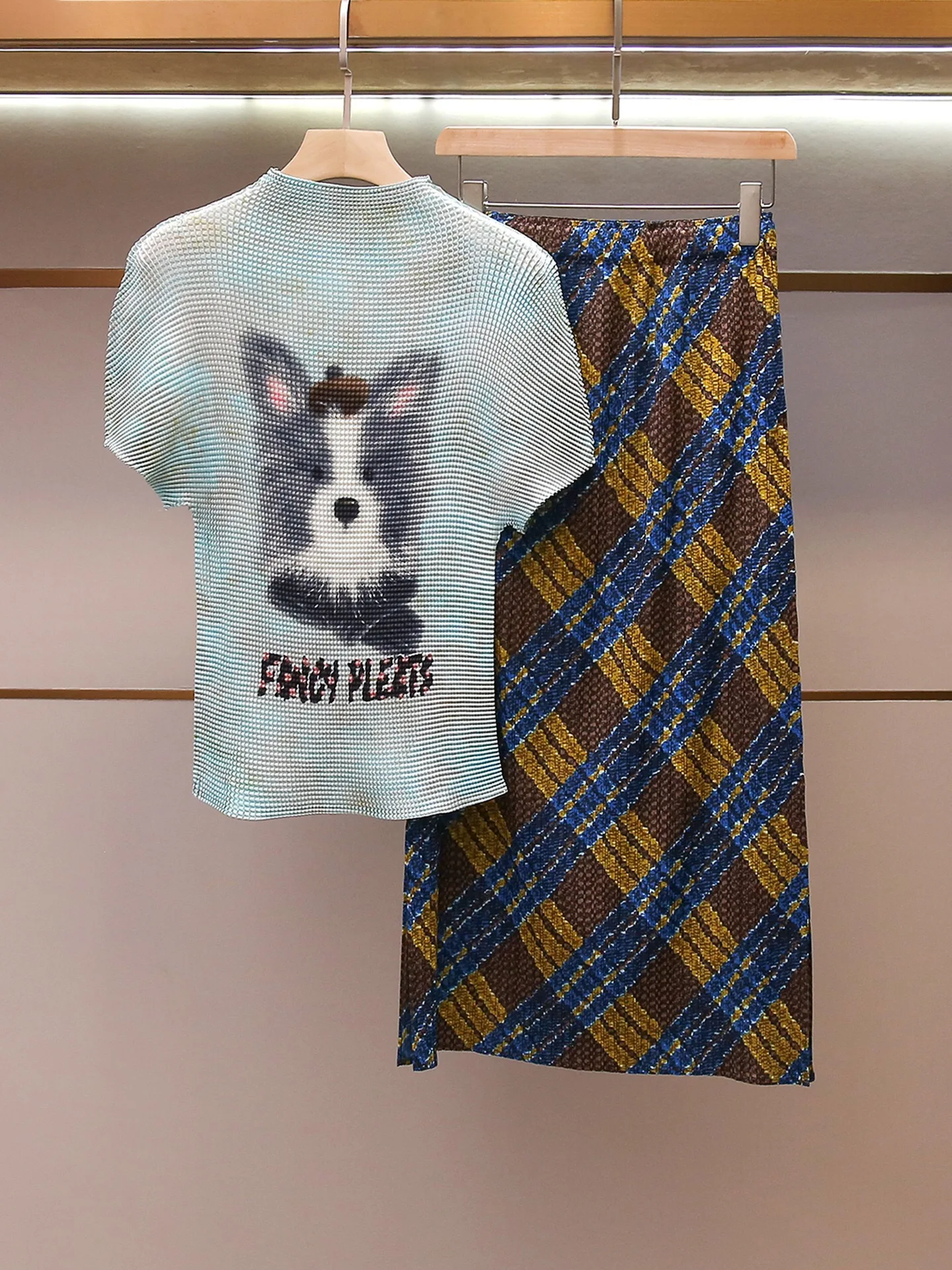 

Dog Print Knitted T-Shirt And Plaid Skirt Set Women's High Waist Fashionable Two-Piece Ensemble Casual Polyester Fiber