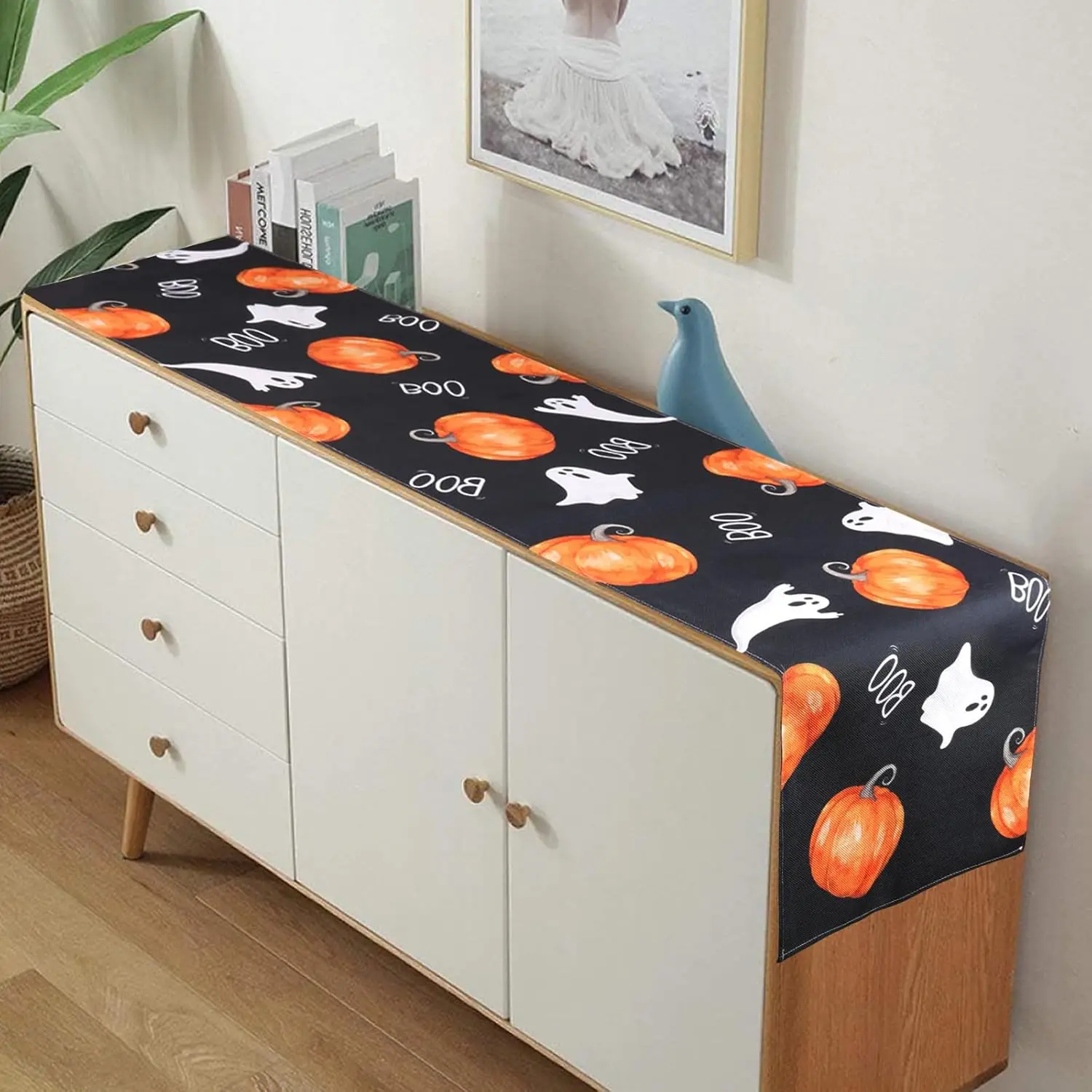 Halloween Ghost Boo Pumpkins Black Linen Table Runner Autumn Dresser Scarf for Kitchen Table Decor Washable Halloween Decoration