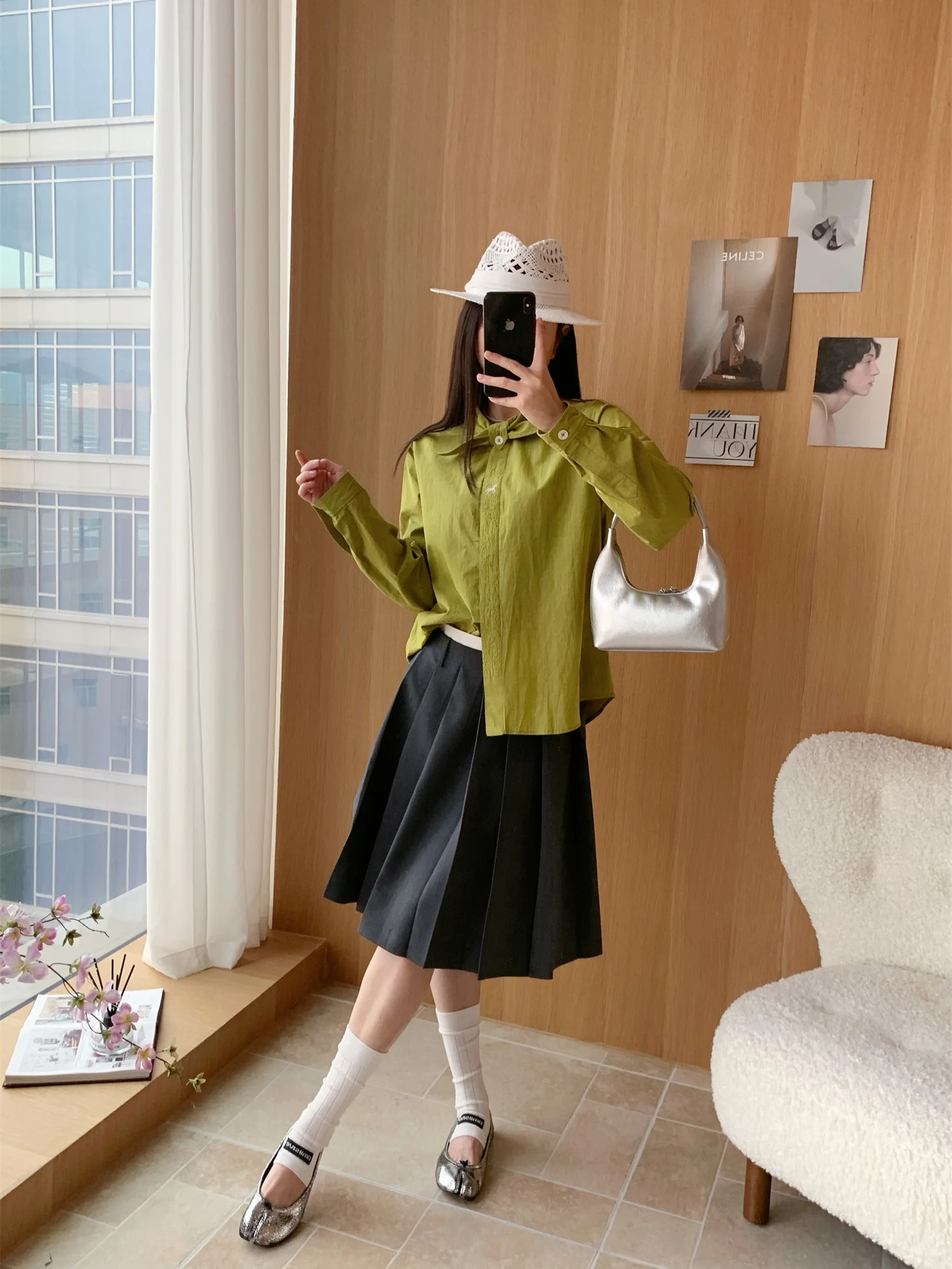 

Casual Loose Fit Cotton Shirt Concept Flipped Design Pegasus Embroidery Bow Tie Shoulder Length Long Sleeve Women's ...