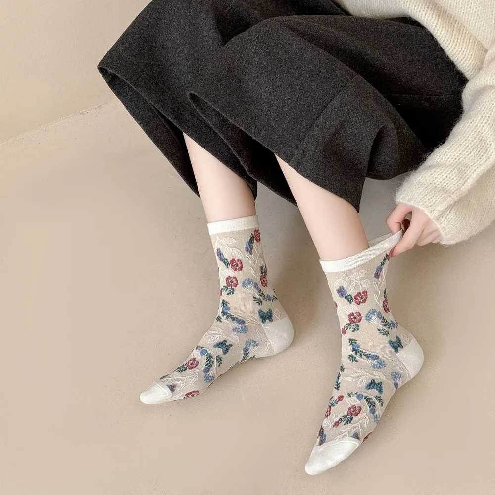 

5Pairs/Set Vintage Floral Embossed Crew Socks Women,Soft Cotton Retro Flower Print Mid-Calf Socks Daily Wear,Office Gift