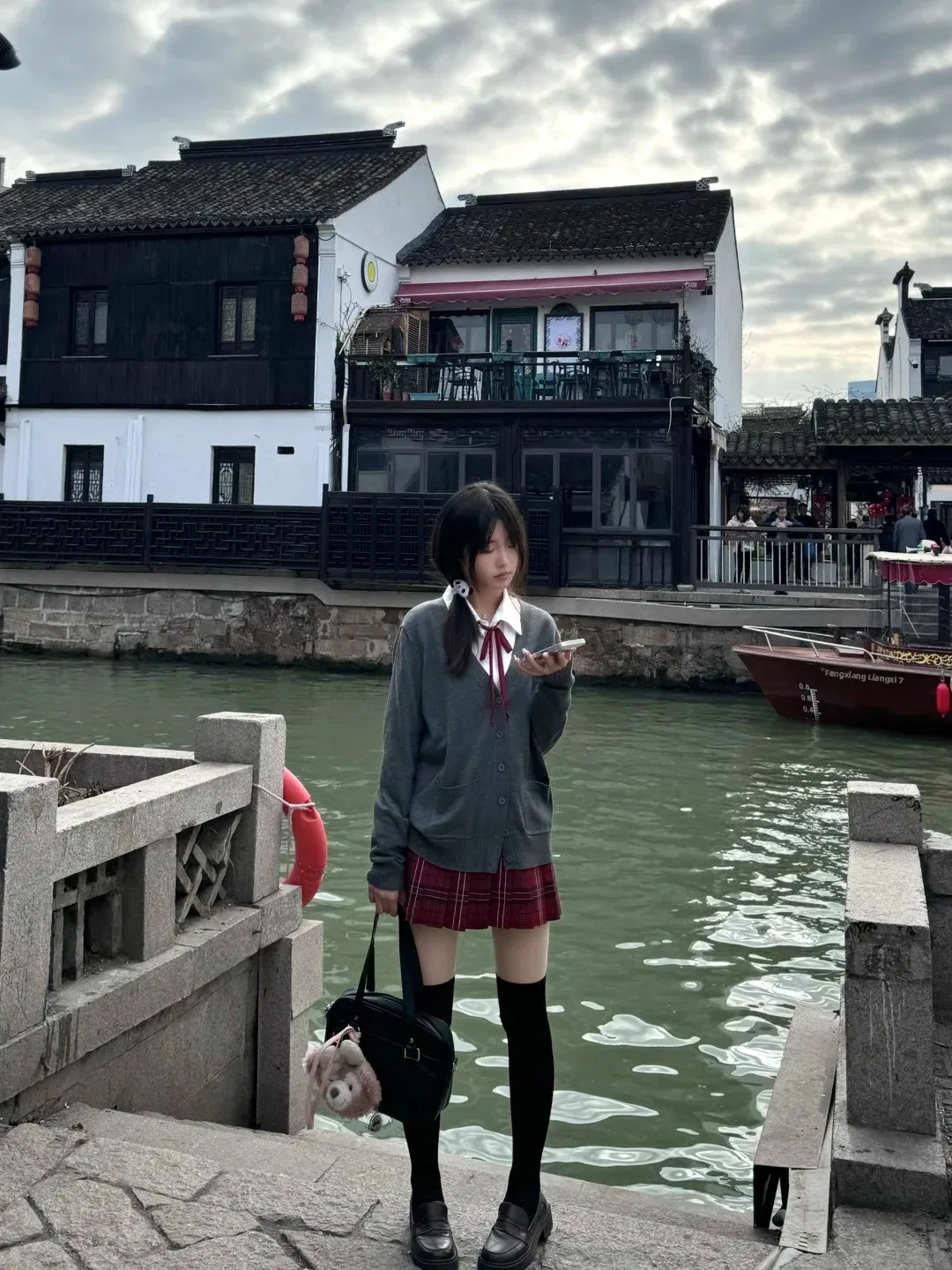 

Свободный вязаный кардиган-накидка для женщин, повседневный зимний комплект с клетчатой юбкой и узлами