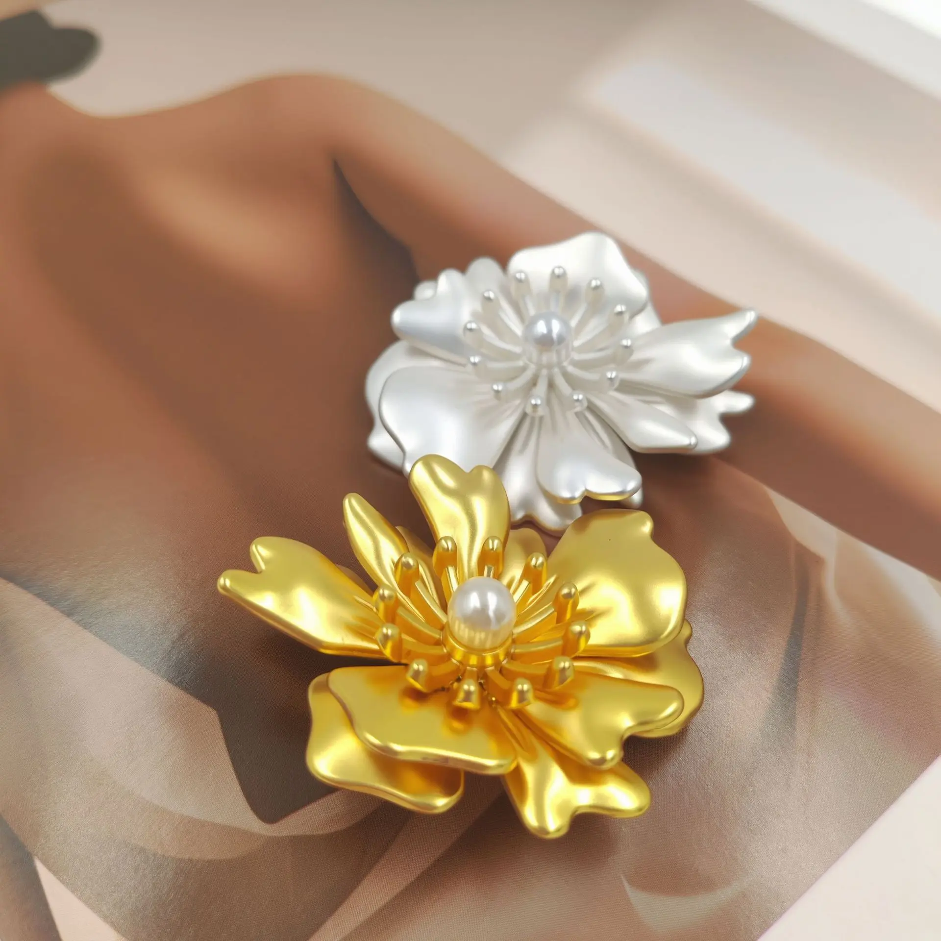 

10 шт. 43 мм, большие металлические пуговицы с экзотическими жемчужными цветами и тычинками, для меховых и шерстяных изделий, золотистые и серебристые, N948