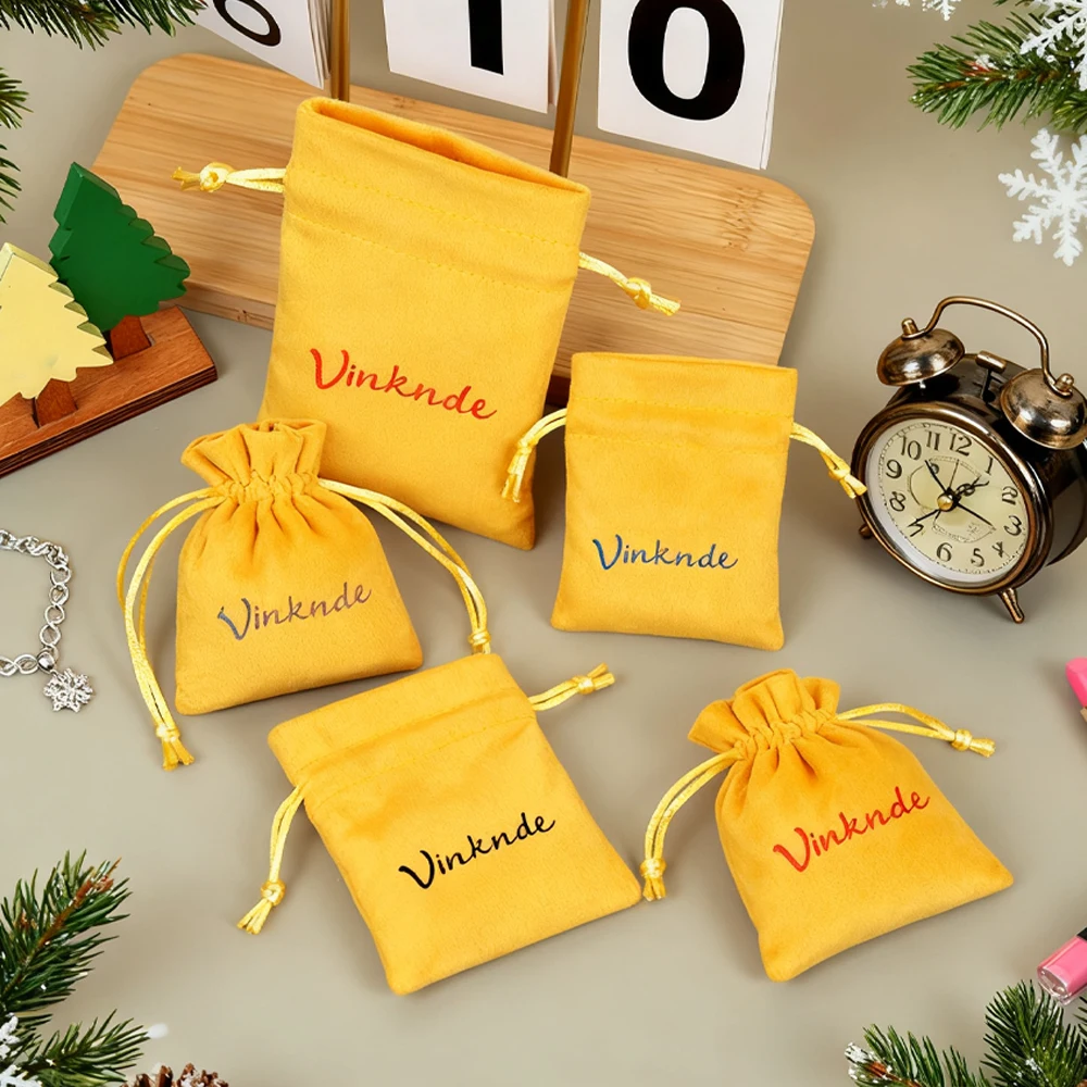 

Изготовленный на заказ бархатный чехол с куркумой и логотипом на шнурке, небольшая подарочная упаковка для ювелирных изделий, серег, браслетов, свечей, органайзер для путешествий