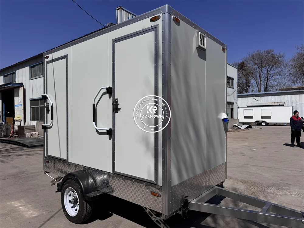 Caminhão móvel pré-fabricado feito sob encomenda exterior do reboque do banheiro do banheiro dos banheiros de luxo 2025 com chuveiro