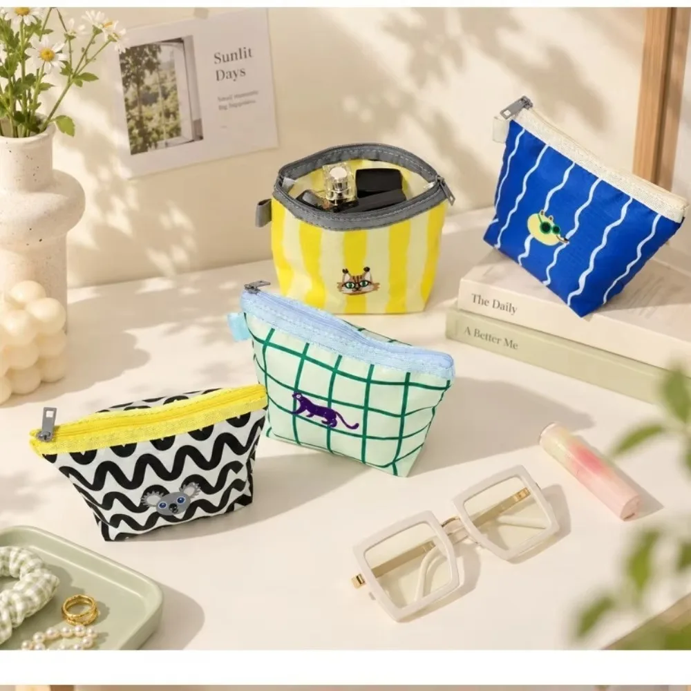 Portable Small Cosmetic Bag Cartoon Animal Embroidery Geometric Pattern Zipper Storage Pouch for Makeup Earphone Coin Sundries