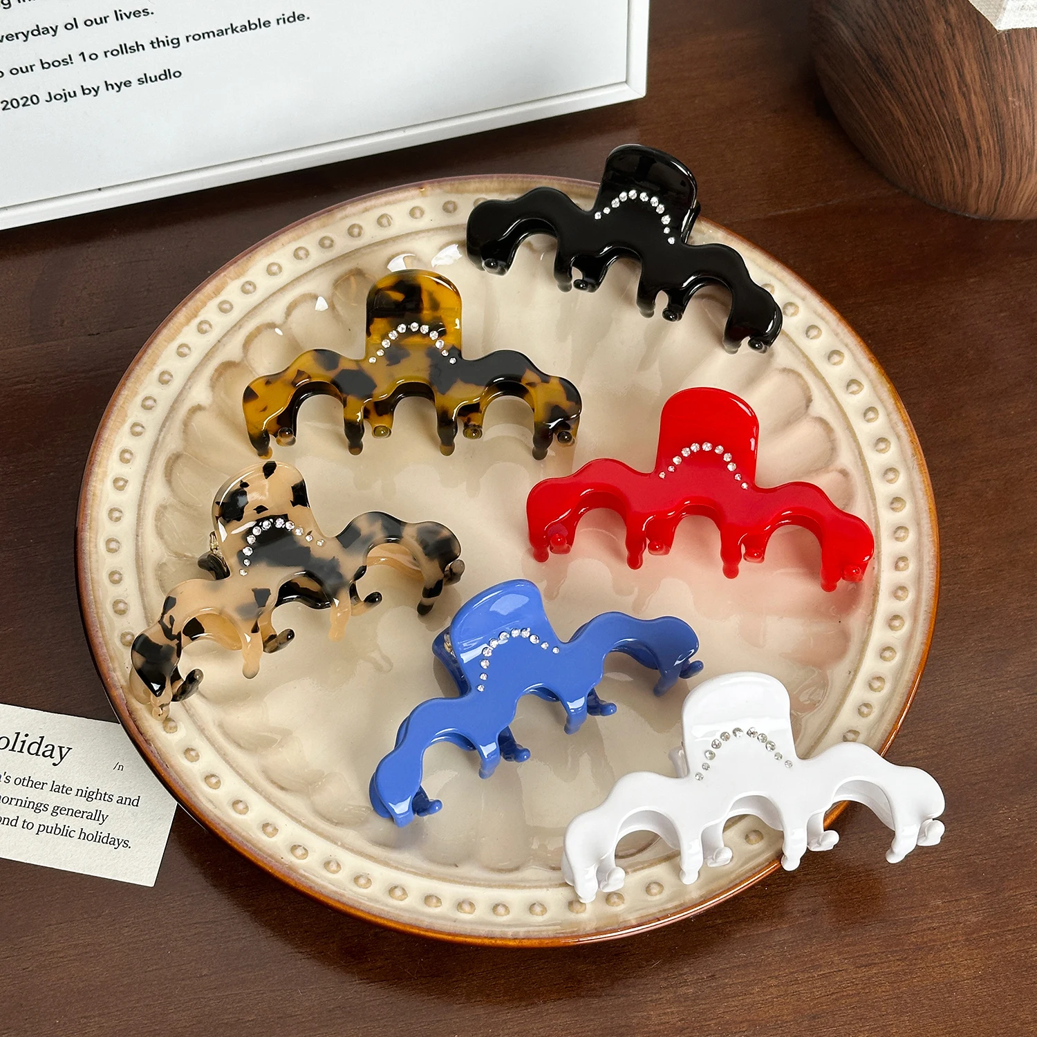 

Dowell Medium-sized Wavy Hair Clips Made Of Acetic Acid Board, Simple Updo And Gripper Hair Accessories