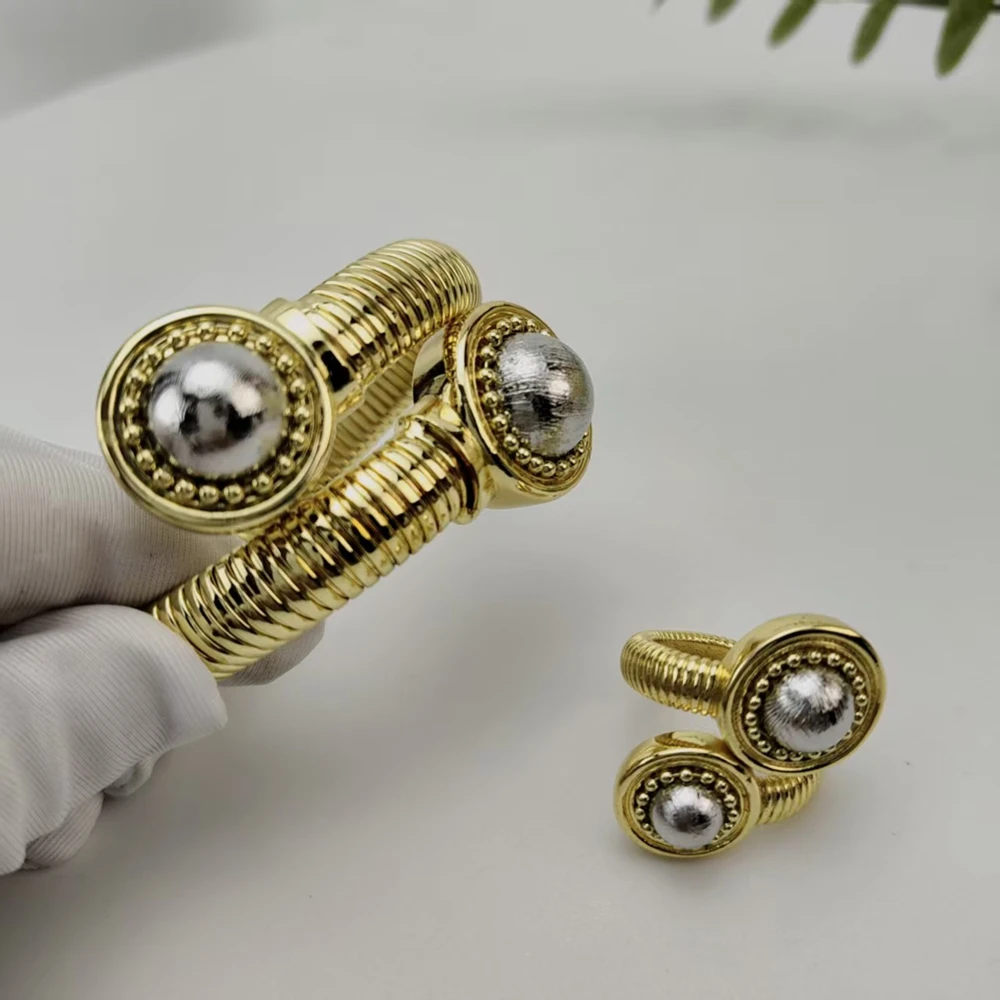 Yuminglai Elegant Classic Design Trendy 2pcs Luxury Bangle Rings Dubai Gold-Plated Bangle Jewelry Set FHK29581