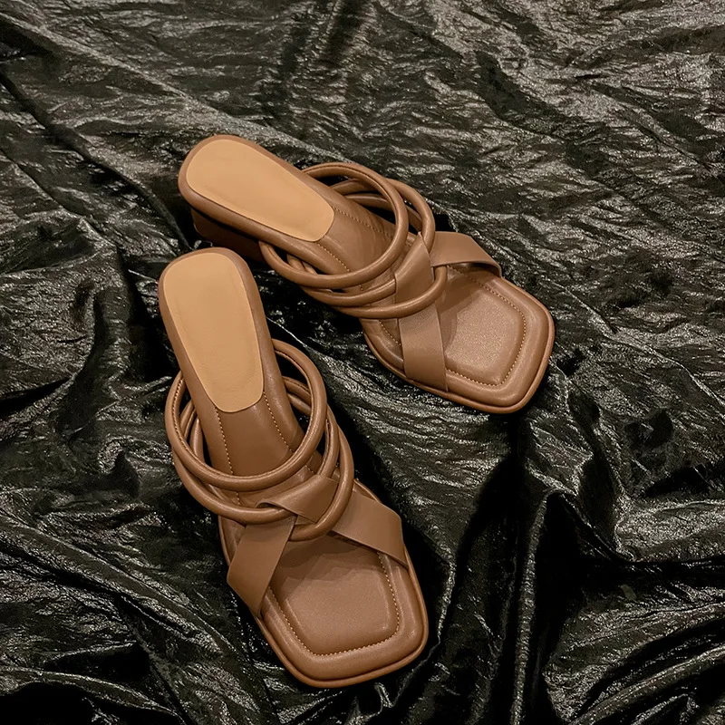 

2023 New Summer Ladies Slippers for Outdoor Wear Sheepskin Shoes for Women Chunky Heels Sandals with Comfortable Soft Soles