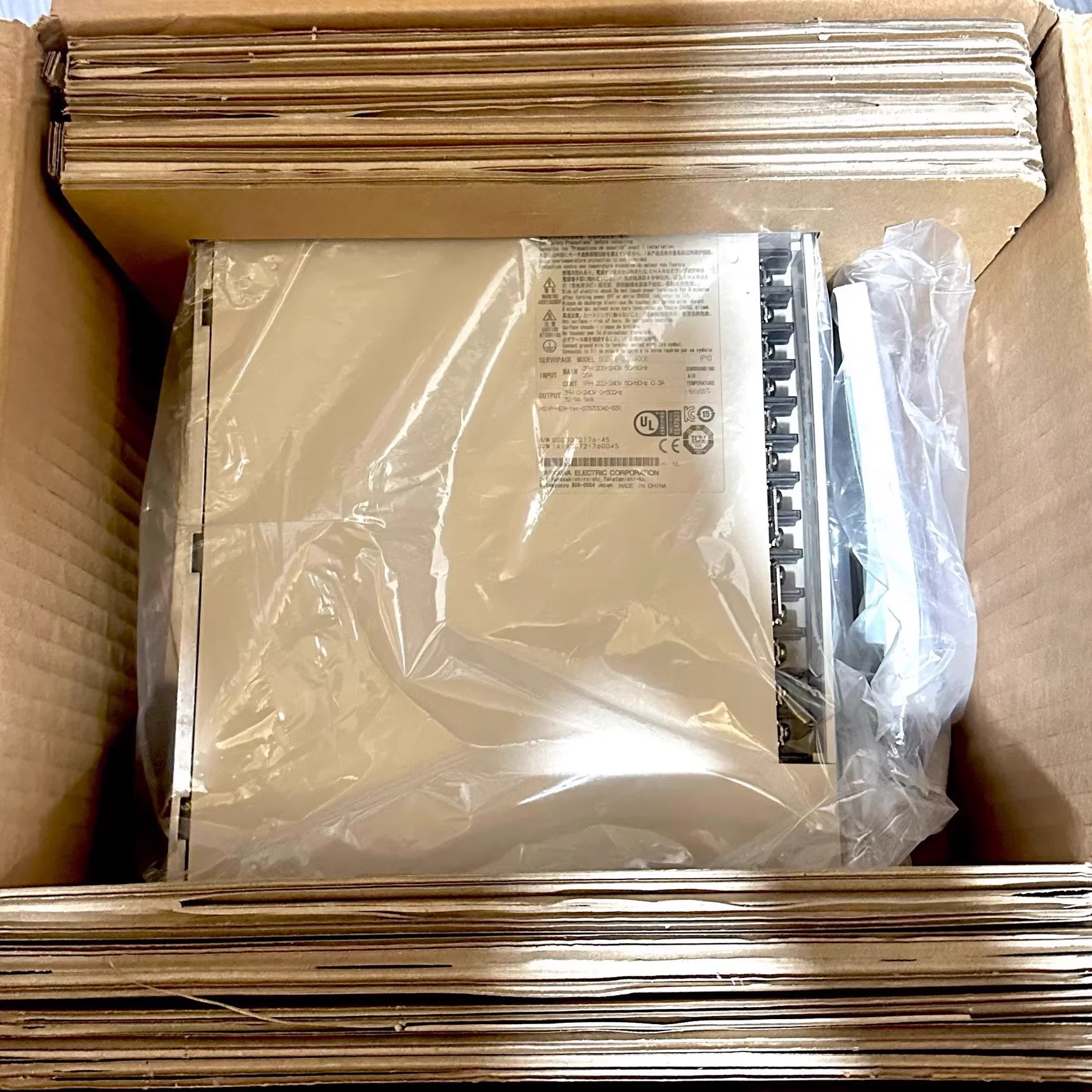 SGD7S-180A30A Brand New Servo Drive Original Genuine，Fast Shipping