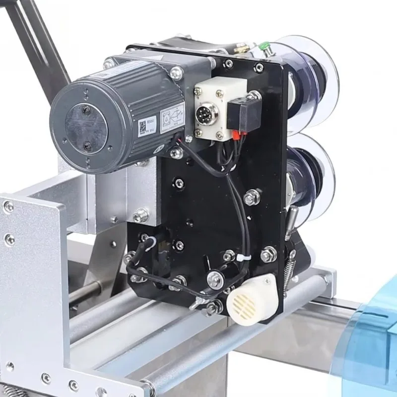 Desktop small semi-automatic sticker square flat bottle labeling machine with encoder