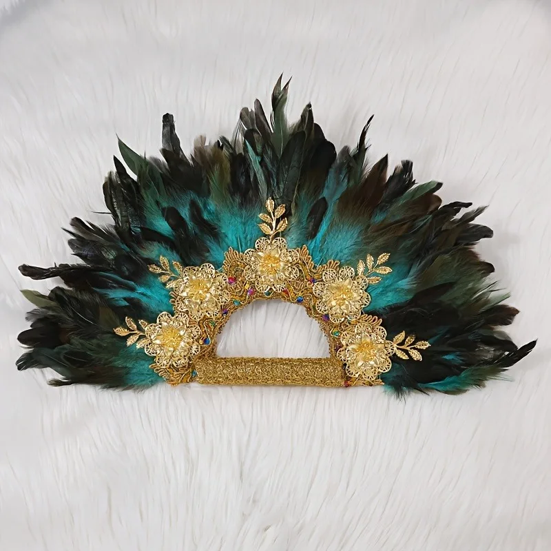 Party-Hochzeitsdekorationen, geeignete Bekleidungsaccessoires und Handfächer zur Dekoration der Hochzeitsfeier