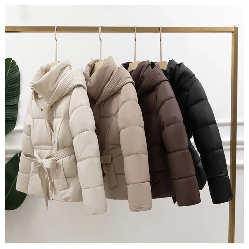 Cappotto invernale da donna Piumino caldo con cappuccio Cintura in vita Cappotto corto isolato marrone Capispalla casual da donna alla moda