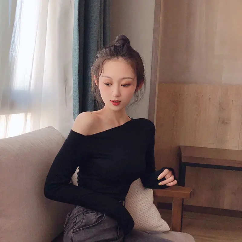 Hot Girl Purple Slant Collar Long Sleeve T-Shirt Women\'s Autumn Tight Bottoming Shirt Sexy Short Off-The-Shoulder Niche Top