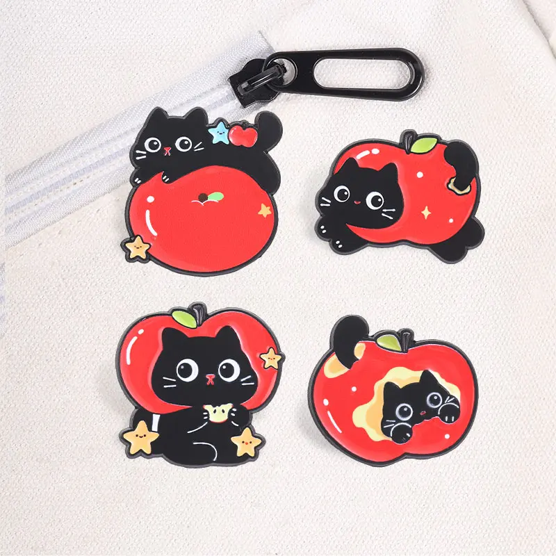 Schwarze Katze Apfel Cartoon Emaille-Pin Niedliches Frucht-Tier-Design Metall-Brosche Rucksack Revers Hut Anstecknadel Lustiges Schmuckgeschenk für Freunde – Detail 4