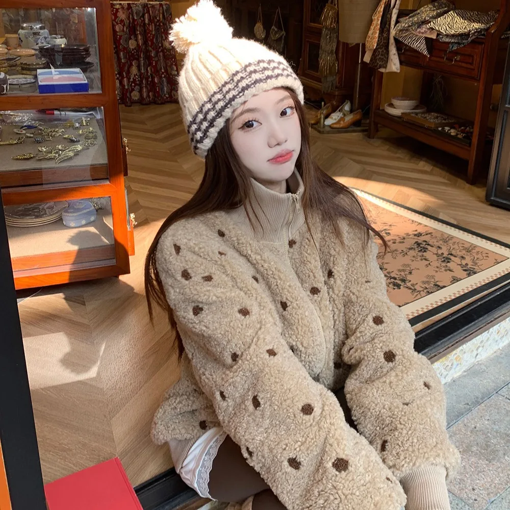 

Lamb Wool Jacket Woman Zip Cuff Sleeve Fit Fastened Joint Dimension Secured Connection Measure Clasped Junction Size Buckled Ins