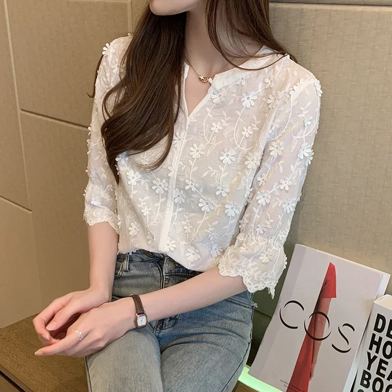 2024 Spring New Stereoscopic Embroidered White Pure Cotton Blouse Floral Short Sleeve Woman's Shirt Fashion Lady's Shirt 9638