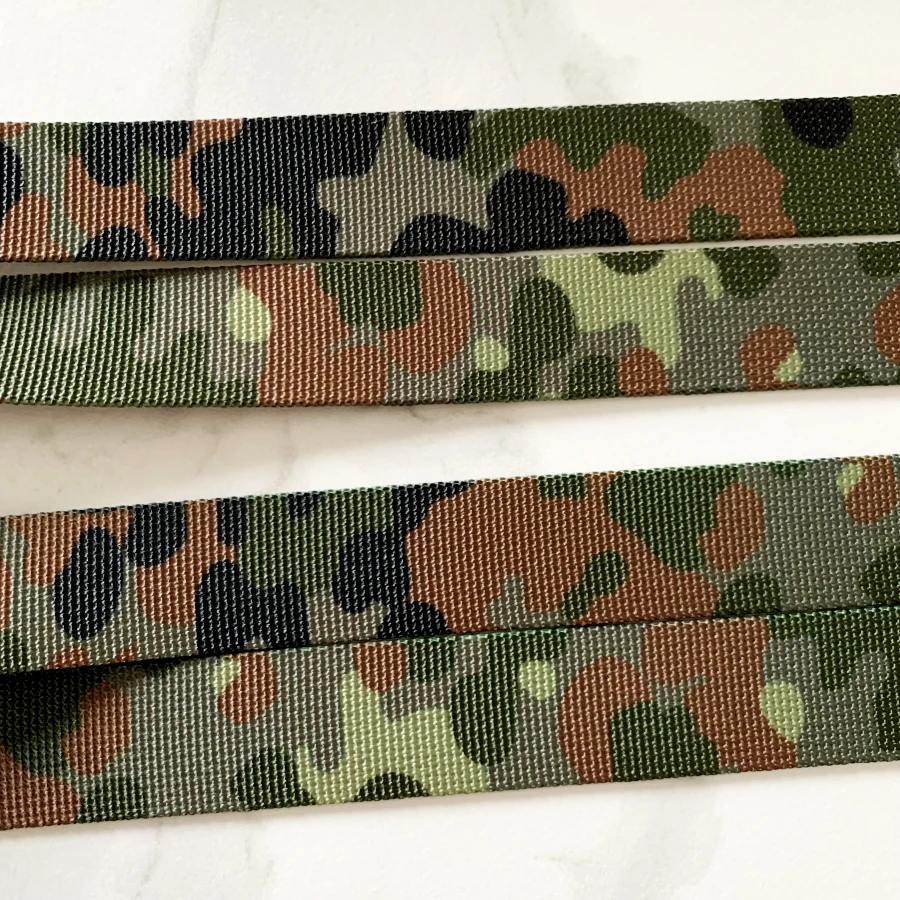 2.5cm di larghezza Jungle German Flecktarn fettuccia mimetica cinturino per bordi Non elastico cintura a zaino accessorio in tessuto 1 metro