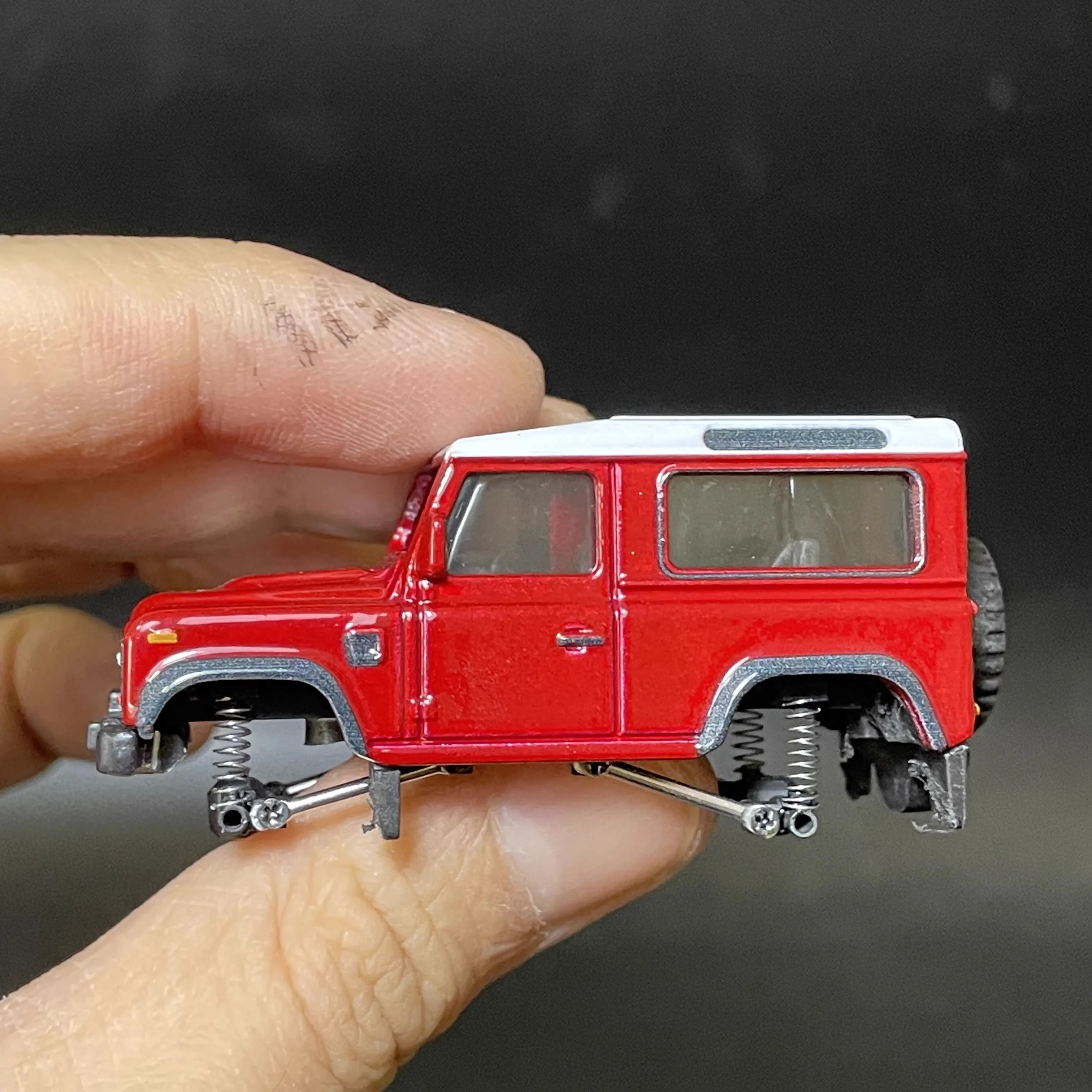 1:64 Model Car Off-Road Rover Defender Chassis Modification D90 with Shock Conversion