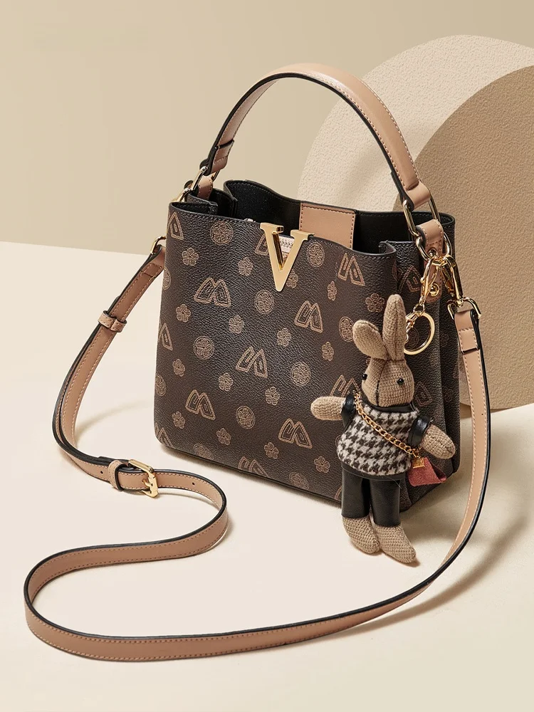 

Luxury Buet Bag for Women Large Capaci Autumn Winter Crossbody Handbag Soft PVC Material Zipper Closure Faionable Print