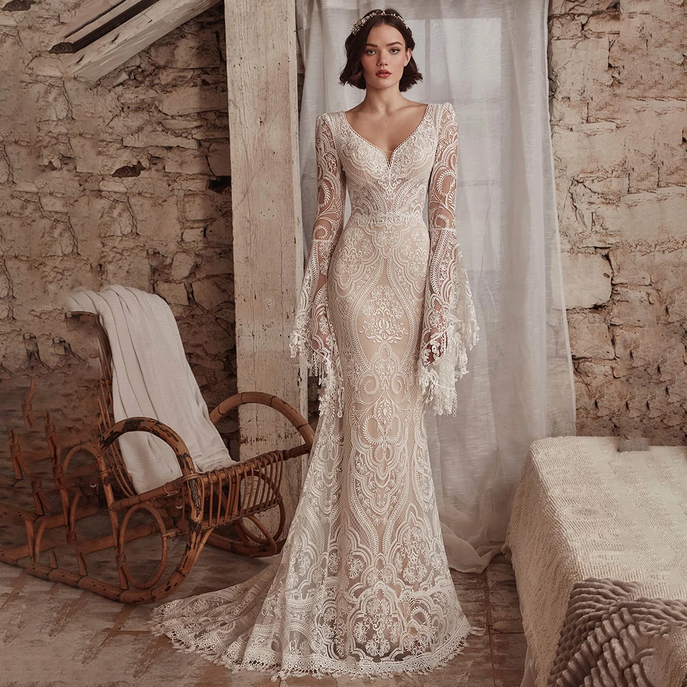 Abito da sposa a maniche lunghe con sirena in pizzo all'uncinetto taglie forti con scollo a V Foto reali Nappe aperte sul retro personalizzate Abito da sposa squisito